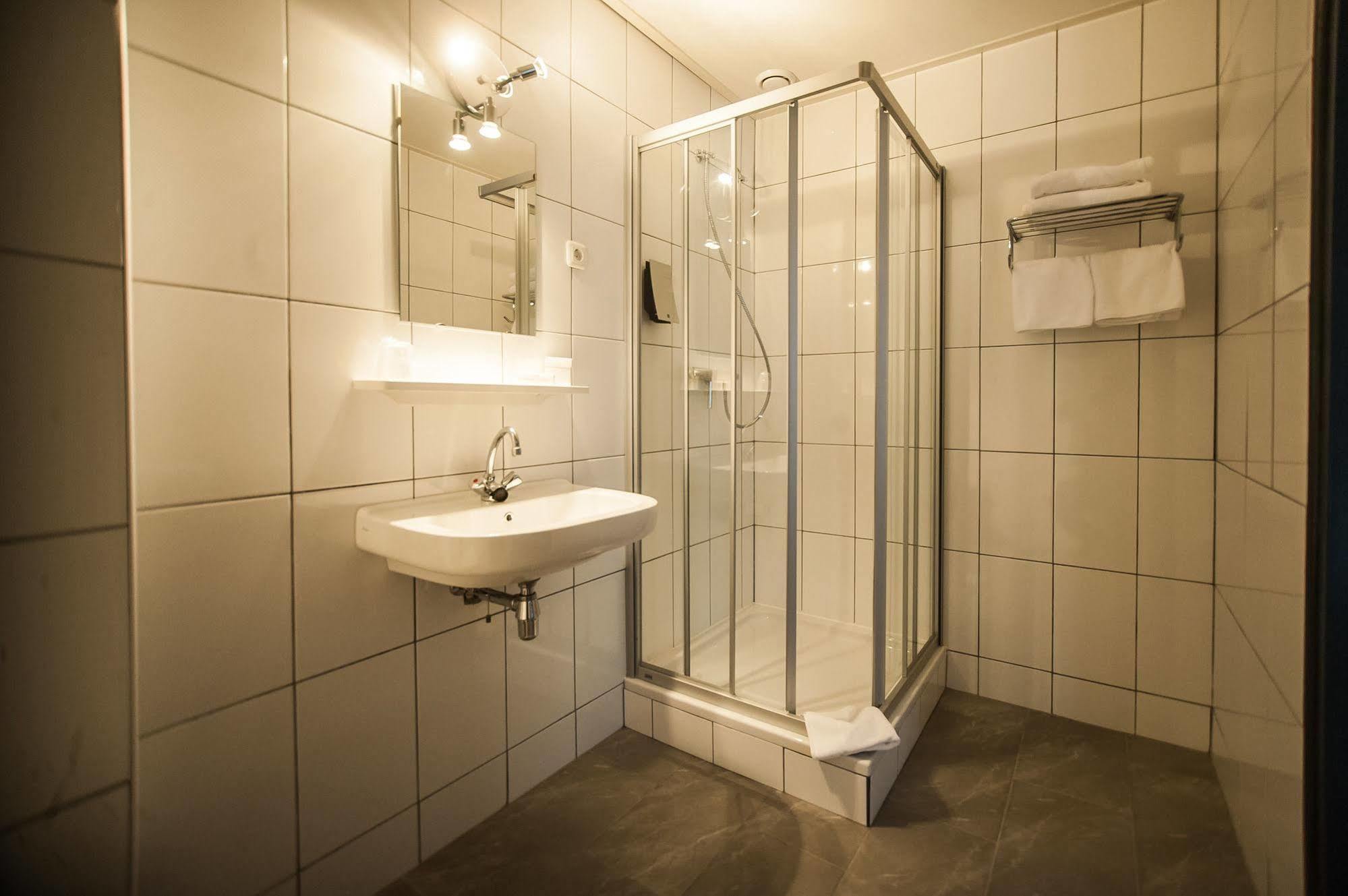 Hotel Taurus Cuijk Bagian luar foto
