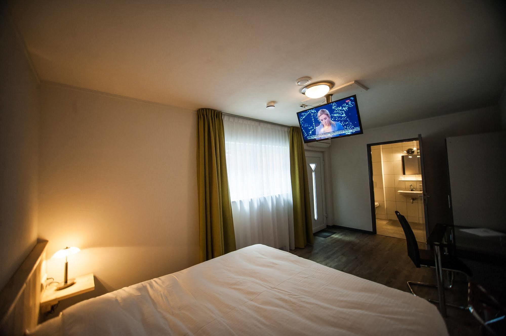 Hotel Taurus Cuijk Bagian luar foto